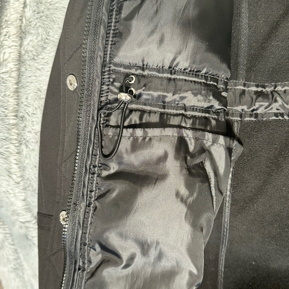 Guess Women's Black Puffer Jacket - Picture 10 of 12